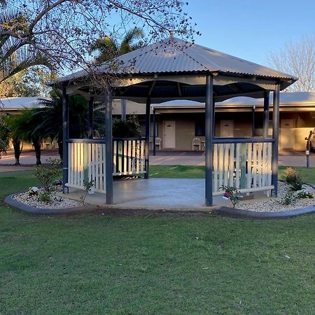 The Palms Motel Chinchilla Buitenkant foto