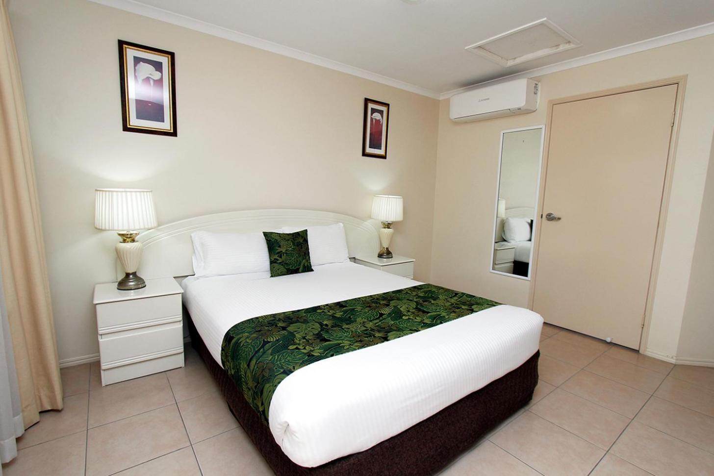 The Palms Motel Chinchilla Buitenkant foto