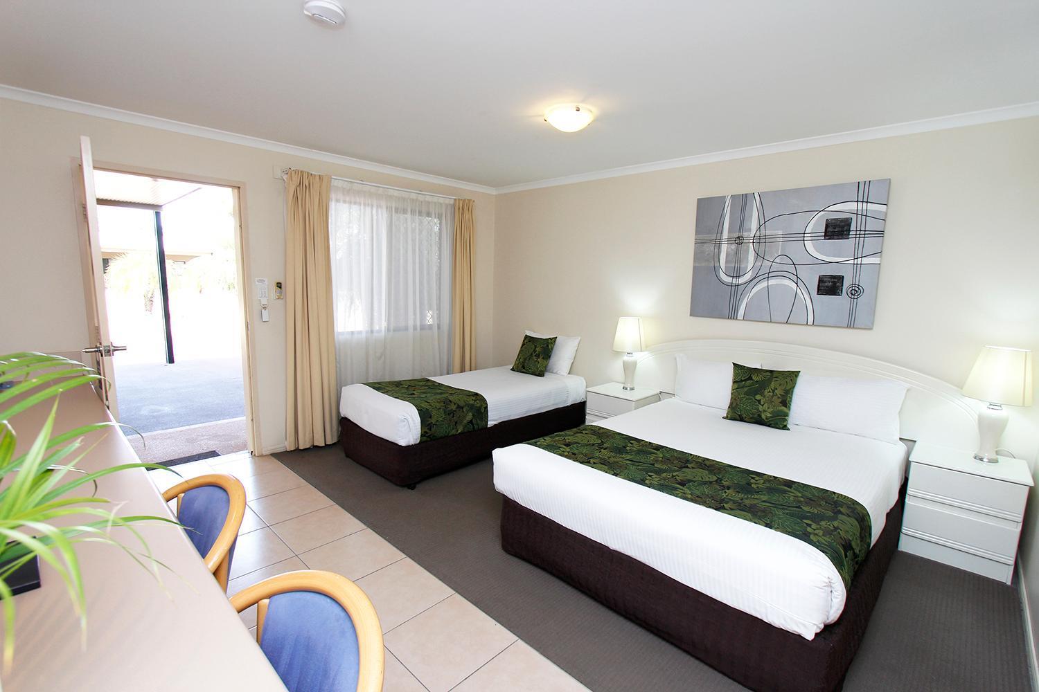 The Palms Motel Chinchilla Buitenkant foto