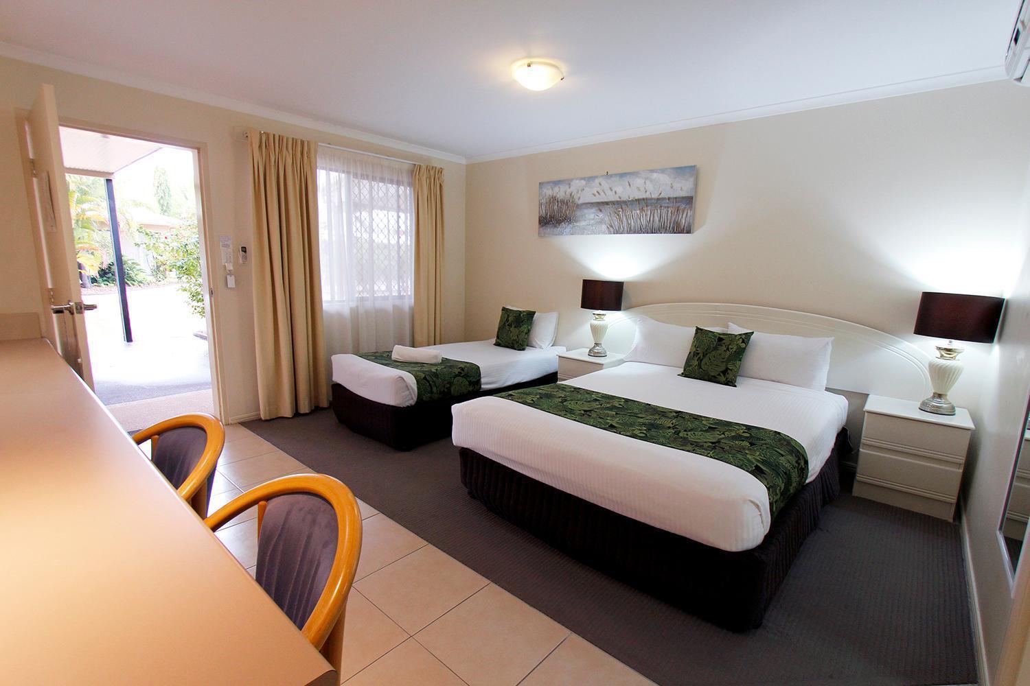 The Palms Motel Chinchilla Buitenkant foto