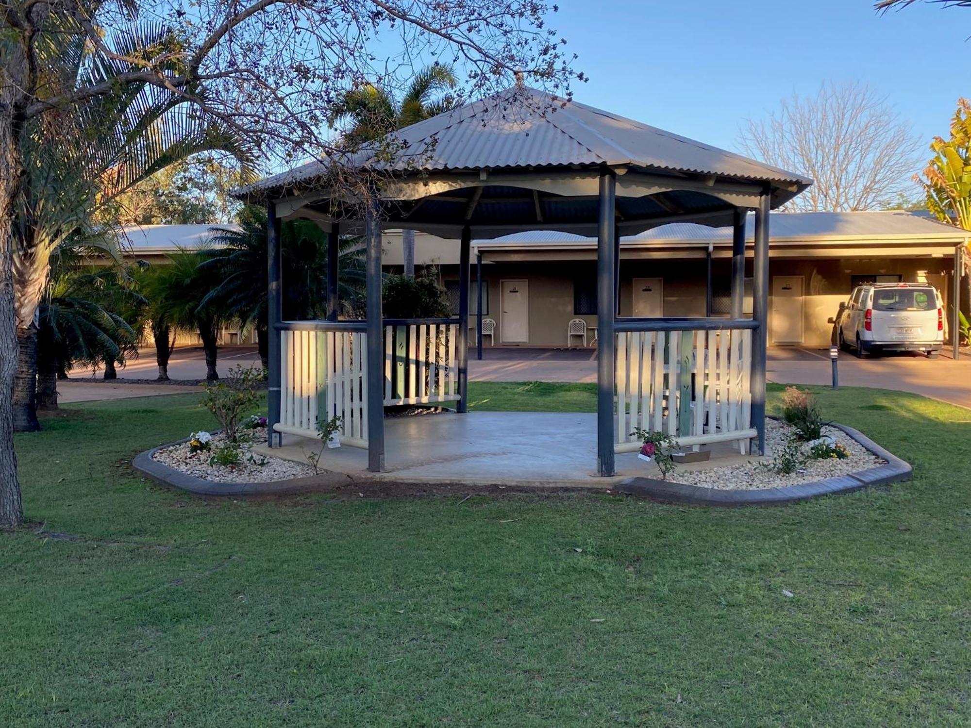 The Palms Motel Chinchilla Buitenkant foto