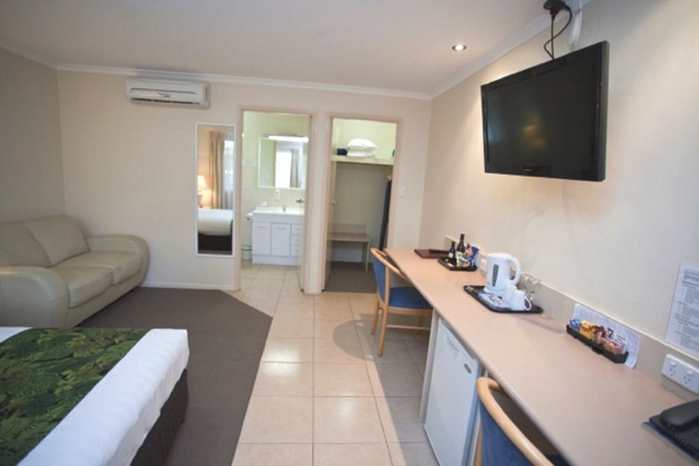 The Palms Motel Chinchilla Buitenkant foto