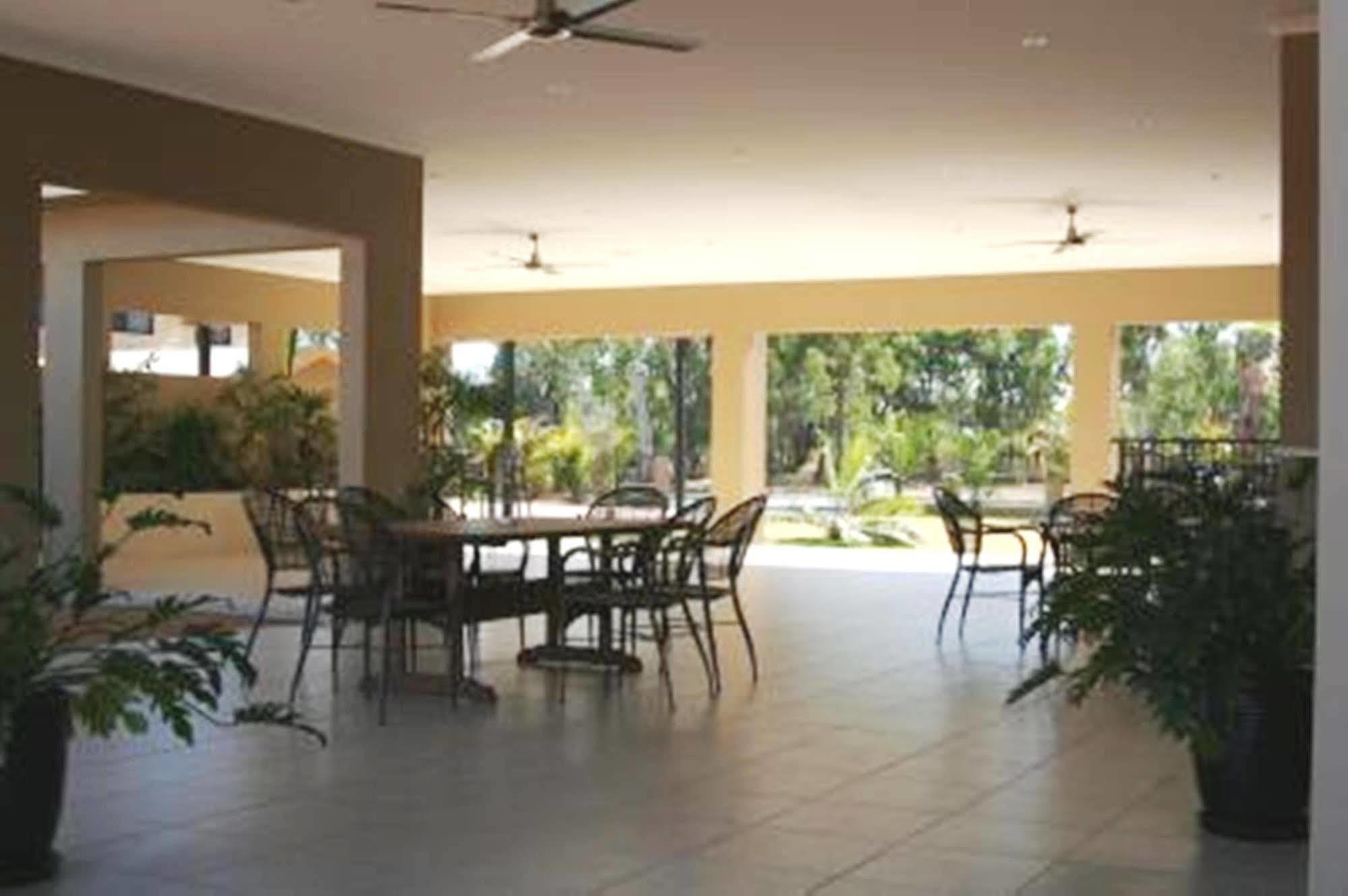 The Palms Motel Chinchilla Buitenkant foto
